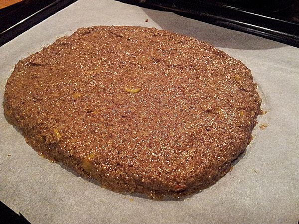 Kruh iz lanenih semen in oliv